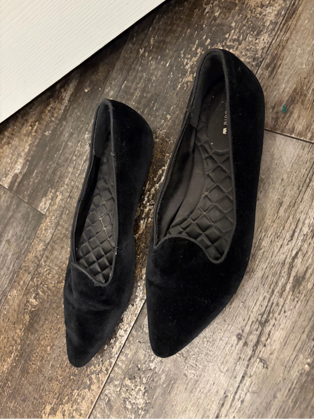 Birdies Black Velvet Pointed Slip-On Flats EUC